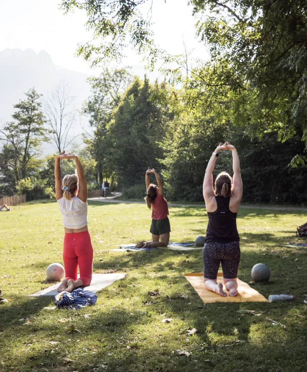Cours de pilates sur plage Annecy