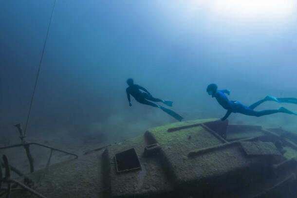 Discover Annecy's lake by freediving 