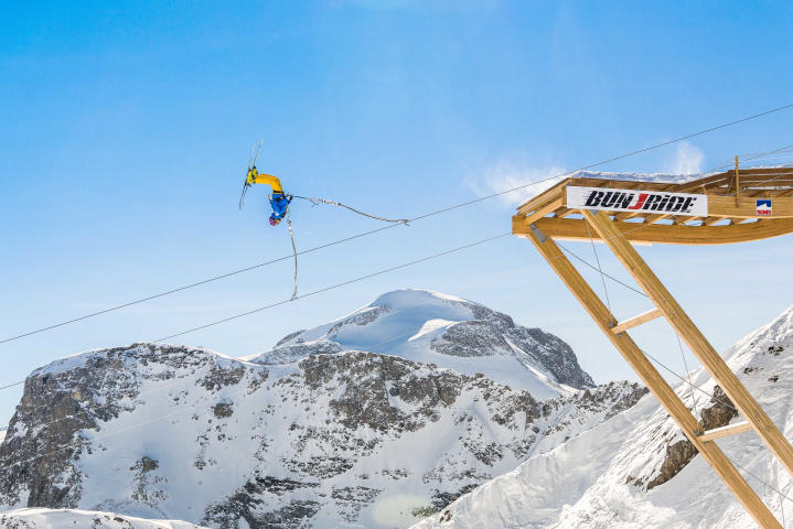 Saut à l'élastique d'hiver