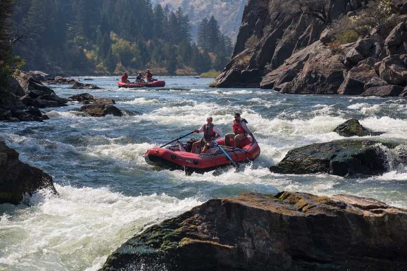 rafting en rivière eau vive